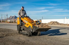 CASE TL100 Mini Track Loader