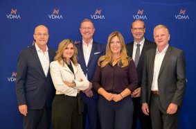 Executive Board Valves (LTR: Michael Rimm, Dr. Laura Dorfer, Lubert Winnecken, Elisa Sasserath-Kentsch, Andreas Laschke, Oliver Bertram. Not in the picture: Michael Everwand).