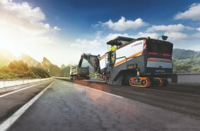 Wirtgen is presenting the W 215 P, a new large milling machine with a milling width of 2,000 mm and a maximum milling depth of 330 mm.