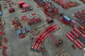 Mammoet begins assembly of world’s biggest land-based crane