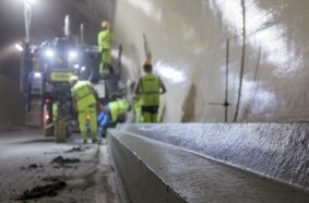 The SP 33 was able to pave over 400 m of kerb-gutter profile-in a single working day.