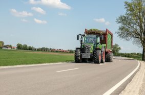Compact tractor for professionals – the Fendt 500 Vario Gen4 series