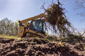 Zeppelin presents its extensive product and service portfolio for agriculture and forestry – such as a Cat Delta loader 275 – in Hall 6, Stand D09.