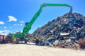 Thanks to the K21 boom, the SENNEBOGEN 850 G can reach up to 21 m and enable higher scrap piles.
