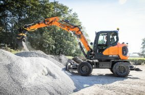 Develon DX100W-7 Wheeled Excavator for Urban Work