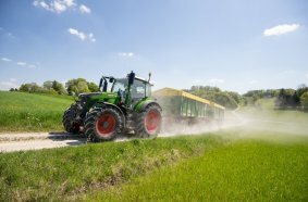 Compact tractor for professionals – the Fendt 500 Vario Gen4 series