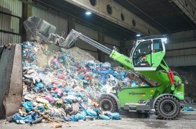 Maximization of storage space through precise stacking of large quantities of household waste.
