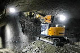 The R 930 Tunnel performs in all types of underground applications.