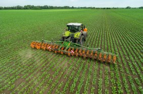 AMAZONE Venterra VR 4 for maximum impact on mechanical weed control