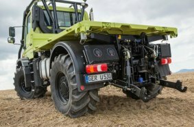 The Unimog for modern agriculture: three implement carriers at Agritechnica