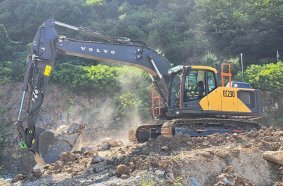 Volvo EC230