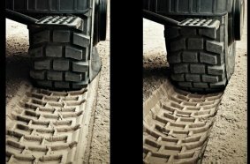 Optional tire pressure control system with air pressure hoses in the axle