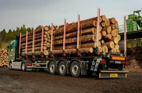New LOGO 12 semi-trailer for round timber: the long-distance runner with off-road genes