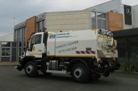 CMAR equips the Unimog for rail and groove cleaning on the urban rail network
