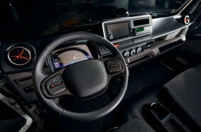 FUSO Canter Interieu