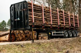 New LOGO 12 semi-trailer for round timber: the long-distance runner with off-road genes