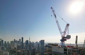 Raimondi LR273 luffing jib crane building one of Toronto’s newest luxurious Condos
