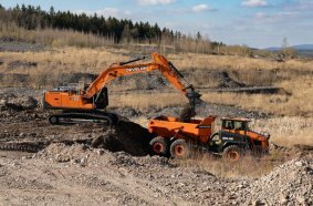 Develon DX400HD-9 and Develon DA30-7