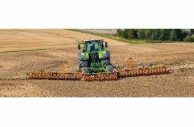 Thanks to ContourFrame, the Catros+ 12003-2TX adapts perfectly to the ground, even on uneven terrain.