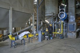 The burner and its supply periphery are assembled before the dryer drum is set up in its final location. 