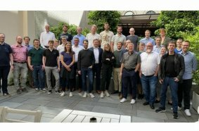 The people behind VDA 5050 - the joint working group of VDMA and VDA has launched the new version 2.1.0 under the technical leadership of the Institute of Materials Handling and Logistics Systems (IFL) at the Karlsruhe Institute of Technology.