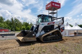 Bobcat T7X all electric loader