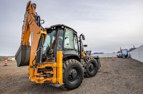 CASE 695SV Backhoe Loader