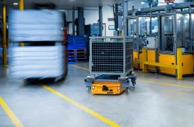 Autonomous Mobile Robots transport heavy loads of over one metric ton and increase the efficiency of production and the entire value chain.