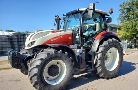 With immediate effect, STEYR tractors are available with VF TractorMaster and TractorMaster.