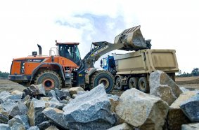 Doosan DL550-5 <br> Image source: DOOSAN INFRACORE EUROPE S.R.O.