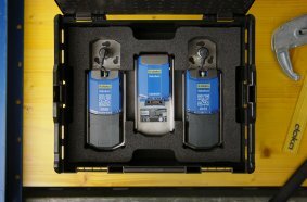 The DokaXact Pressure sensor transmits live data for monitoring fresh concrete pressure.