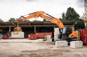 Doosan DX235LCR-7 <br> Image source: DOOSAN INFRACORE EUROPE