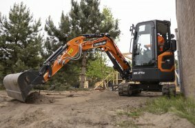 DEVELON DX27Z-7