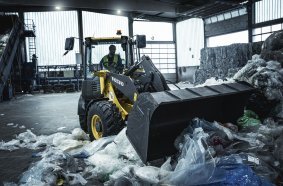 The Volvo L25 Electric makes light work of processing materials for recycling