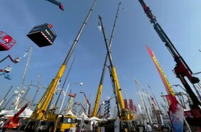 The outdoor area of GIS showcased the latest equipment, including cranes, access platforms and telehandlers.