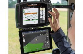 GPS ScenarioControl can be used in conjunction with the AmaTron 4 ISOBUS operator terminal and the AmaTron Twin app.