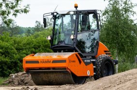 Highly versatile, perfect for rental companies: Thanks to their different drum versions, ease of operation, optimum service accessibility and numerous options, HC CompactLine rollers are ideal for rental.