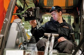 Hitachi Construction Machinery Europe (HCME) NV announces factory-fitted Leica Geosystems solutions for Zaxis-7 excavators <br> Image source: Hitachi Construction Machinery (Europe) NV