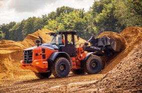 Hitachi wheel loader ZW180 <br> Image source: Hitachi Construction Machinery (Europe) NV