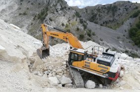 Hyundai HX520L excavato