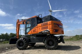 DEVELON Unveils New Electric Excavators, Premiering First Model at TKD