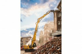 The Cat® 330 UHD can reach up to 20 m (65’ 6”) with a 3300 kg (7,275 lb) demolition tool. Choose your retrofit boom with 1-piece and 2-piece options.