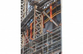 The PERI UP scaffolding solution and the RCS Climbing Protection Panel were planned under one roof, allowing them to be optimally coordinated with each other.