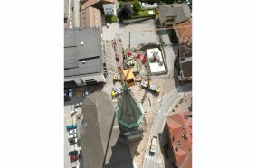 Two Grove all-terrain cranes team up to repair historic Italian church