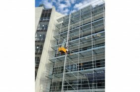 Alimak STS 300 - Scaffold Transportation System in action