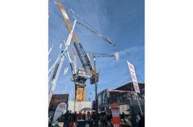 Self-erecting crane CM 350. Industry 4.0-ready 35-metre bottom-slewing crane with eco mode.