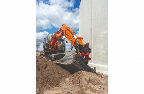 Hitachi ZX135US-7B