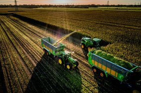John Deee F9 1000 Self-Propelled Forage Harvester