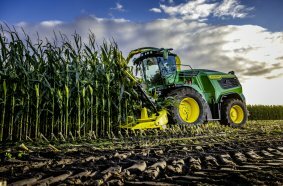 John Deere F8 600
