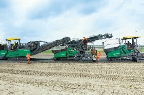 Paving train: when using the InLine Pave method from Vögele, the paving train consists of three machines following one behind the other – a mobile feeder, the paver for the binder course, and the paver for the surface layer. 